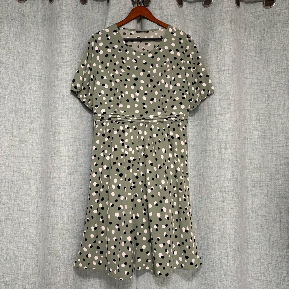 BloomChic Green Polka Dot Midi Dress